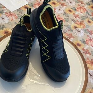 Keen Men's Black and Neon, Athletic Shoes w carbon toe protection 
size 13